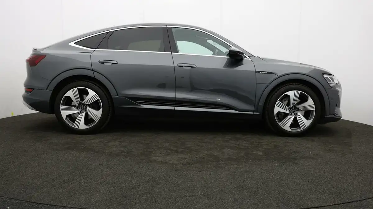 2021-audi-e-tron-55e-s-line-sportback-big-30
