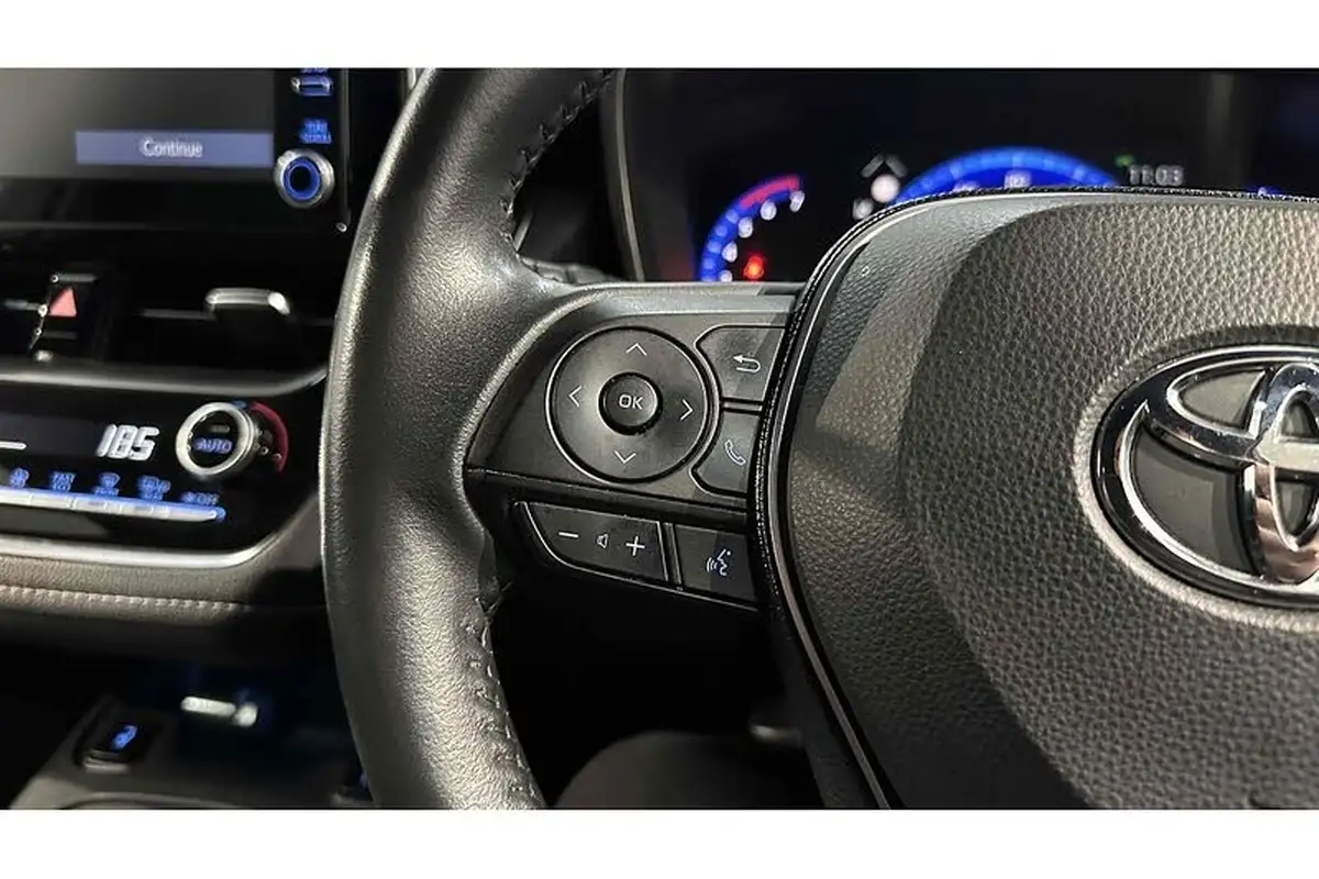 2021-toyota-corolla-18-vvt-i-design-trk-touring-sports-5d-big-27