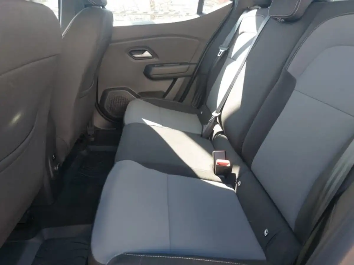 2024-dacia-sandero-stepway-10-tce-extreme-90bhp-big-5
