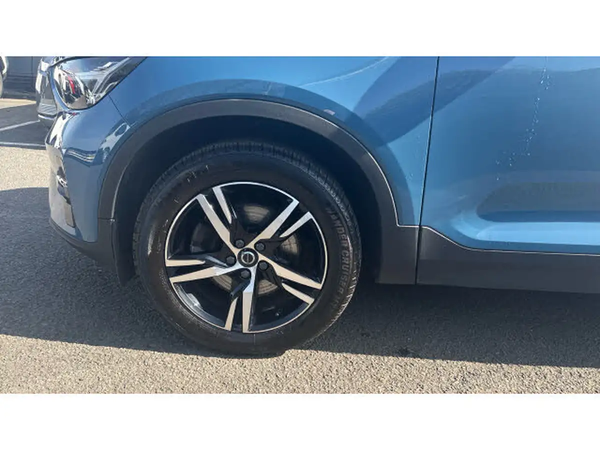 2022-volvo-xc40-20-b3-plus-big-27