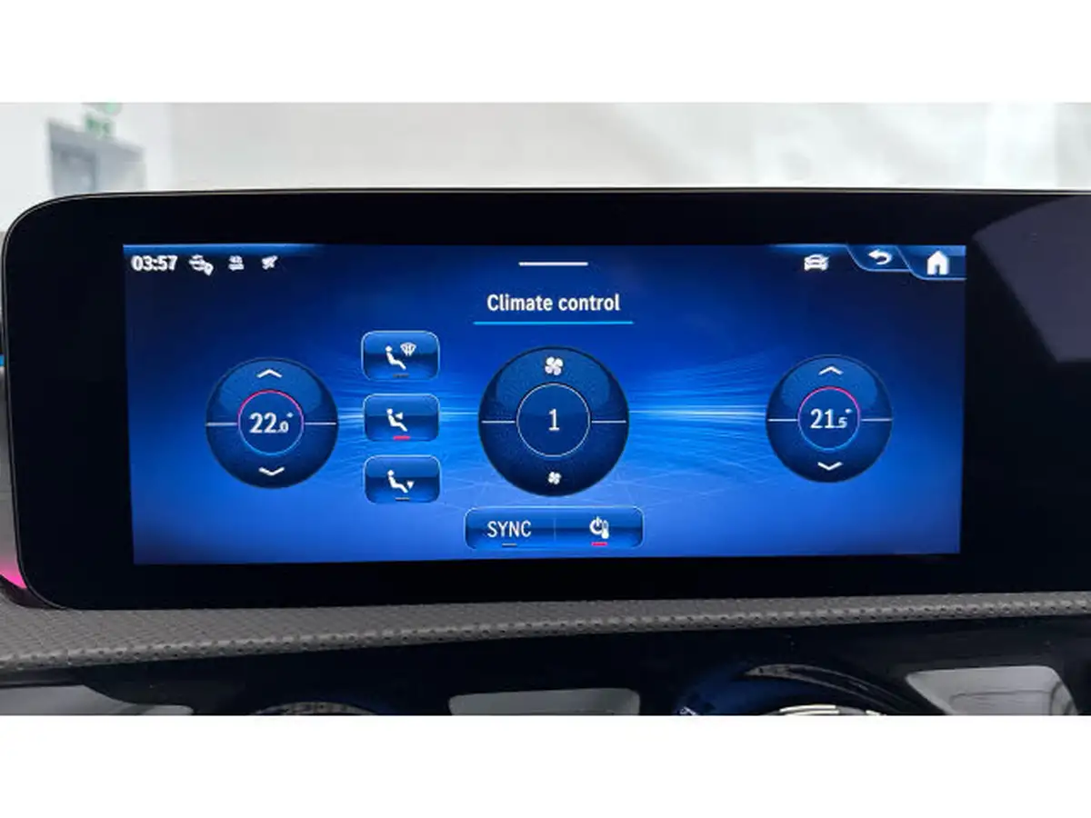 2023-mercedes-benz-cla-13-cla-200-amg-line-premium-coupe-4d-big-40