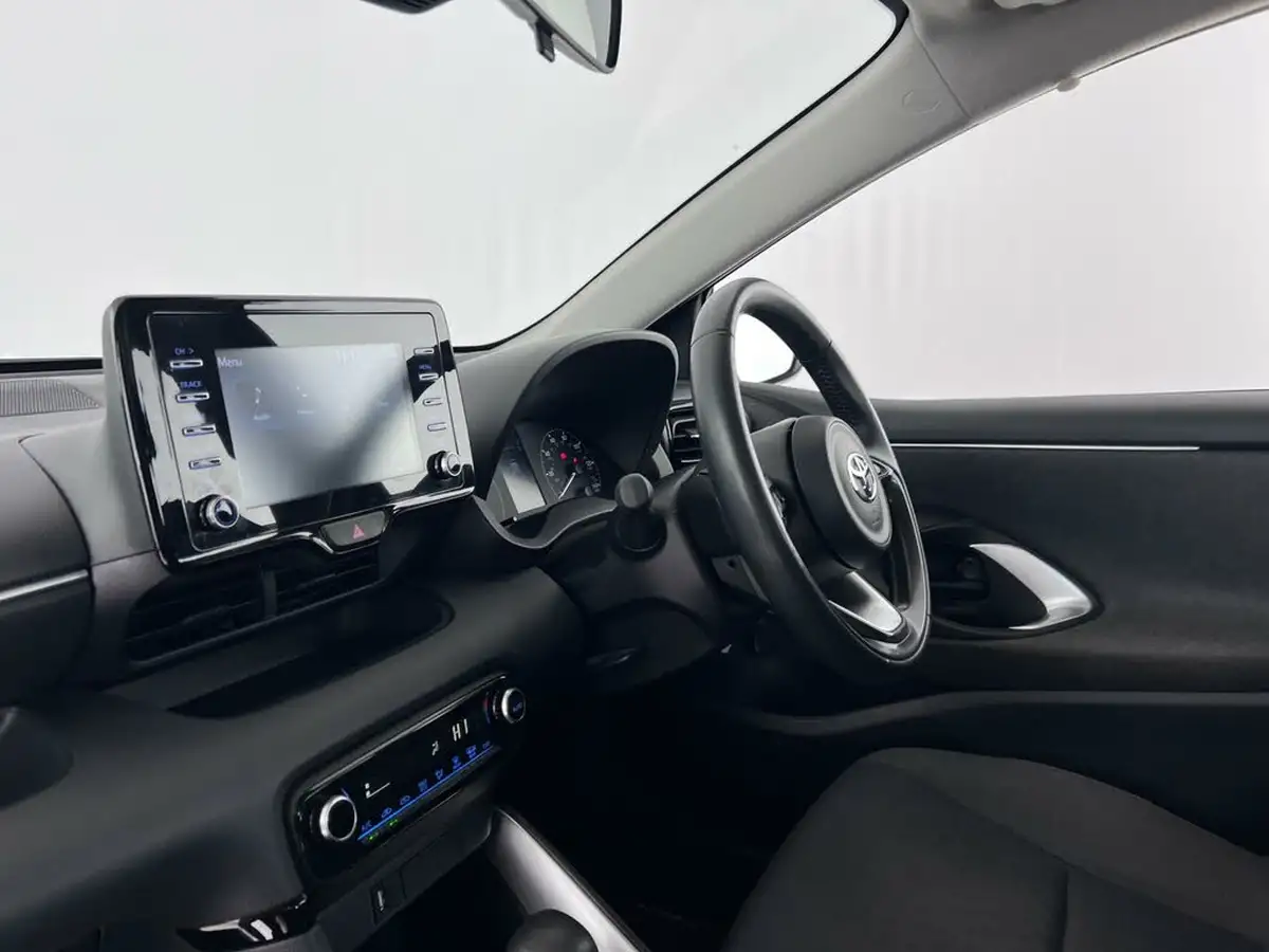 2021-toyota-yaris-15-vvt-i-icon-114bhp-hybrid-1490cc-e-cvt-big-15