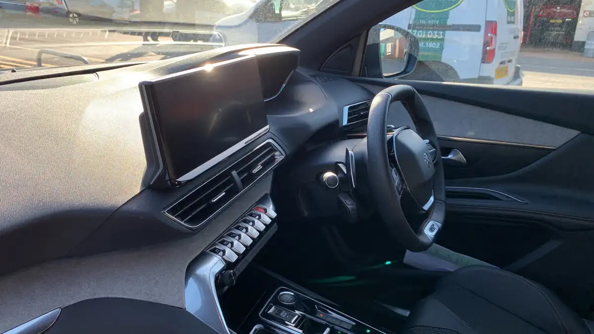 2024-peugeot-3008-suv-12-puretech-gt-136ps-hybrid-e-dsc6-big-11