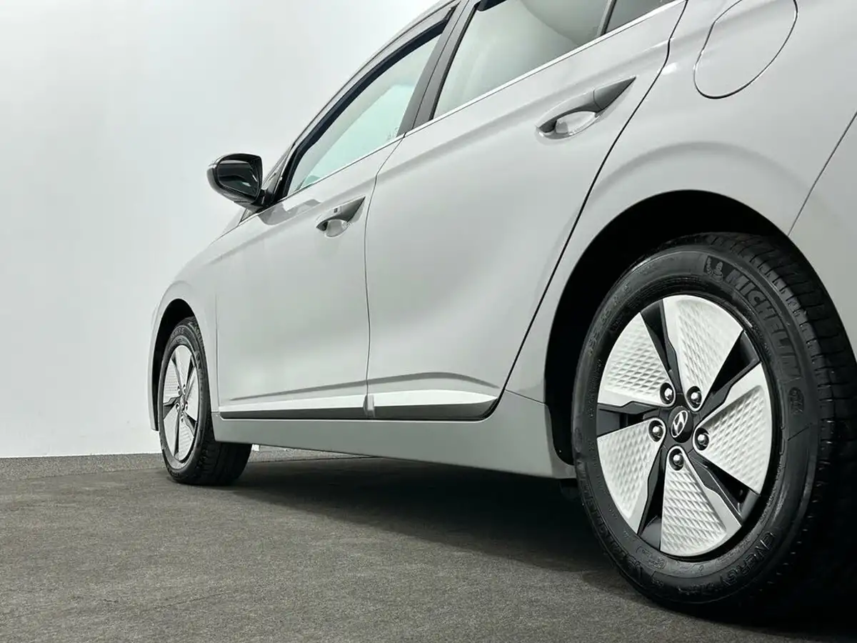 2022-hyundai-ioniq-16-gdi-premium-hybrid-big-48