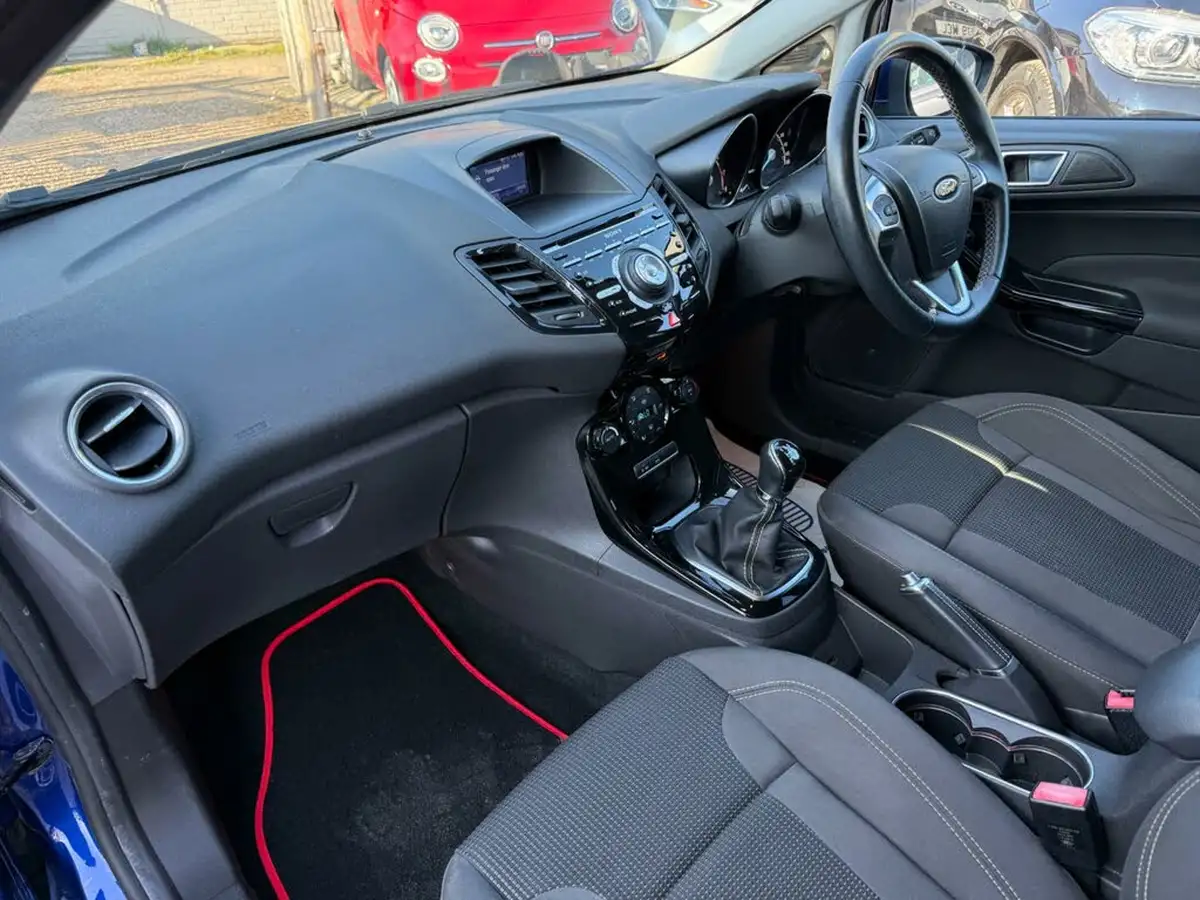 2017-ford-fiesta-10t-titanium-125ps-ecoboost-ss-5d-big-27