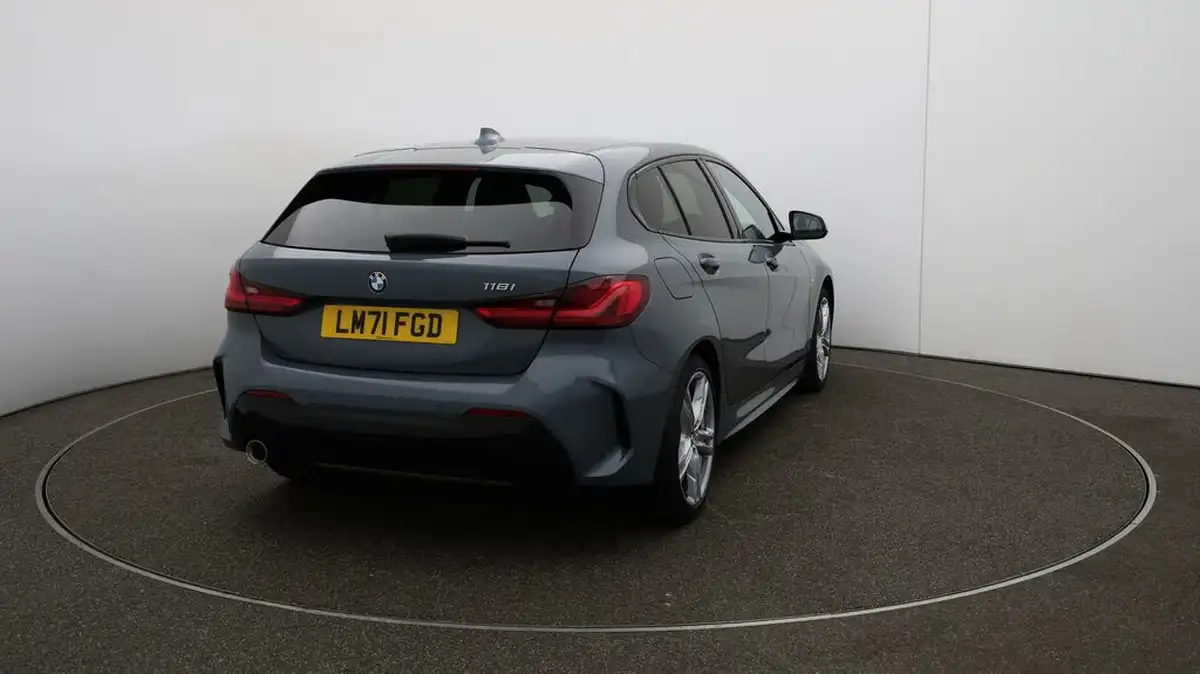 2021-bmw-1-series-15-118i-m-sport-lcp-dct-big-48