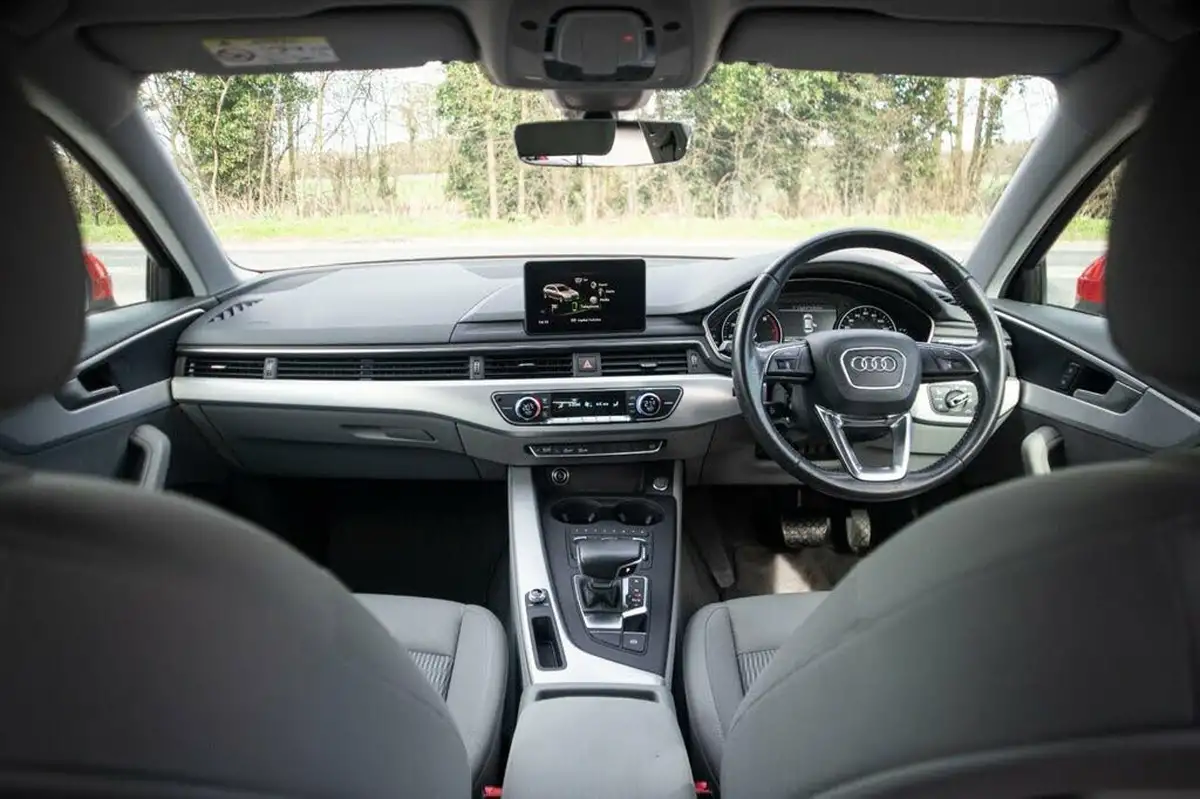 2016-audi-a4-avant-20-tfsi-se-s-tronic-big-2
