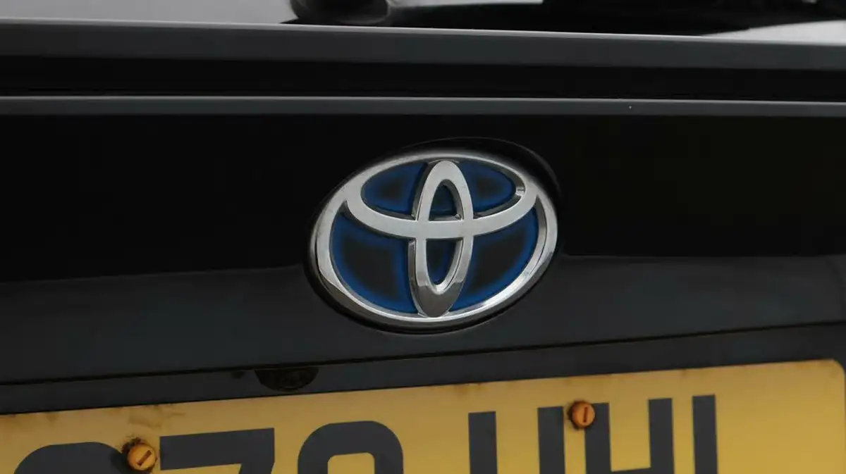 2020-toyota-c-hr-18-vvt-i-design-big-22