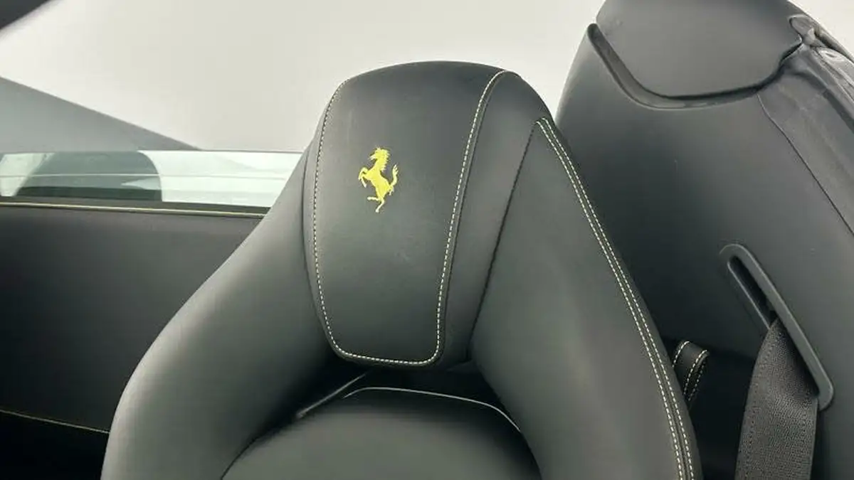 2017-ferrari-488-39-488-spider-big-13