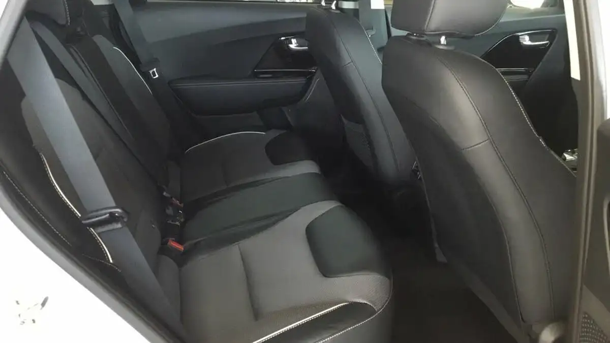 2022-kia-e-niro-ev-2-134bhp-39-big-5