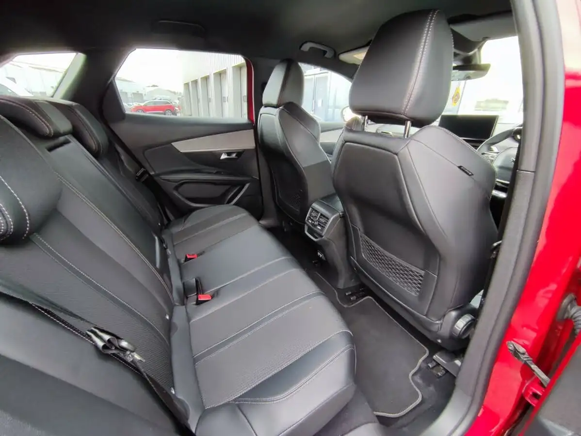2022-peugeot-3008-suv-12-puretech-gt-big-15