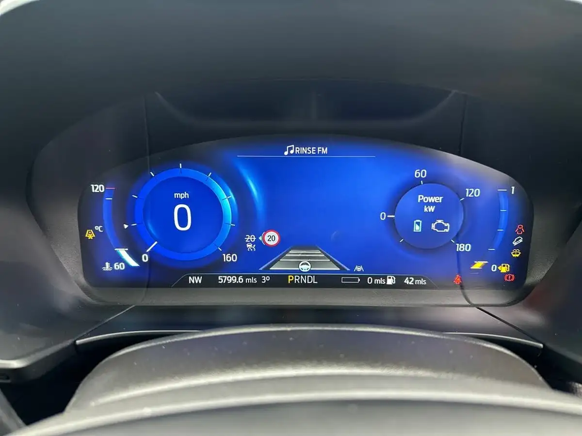 2023-ford-kuga-25t-black-package-edition-225ps-phev-big-17