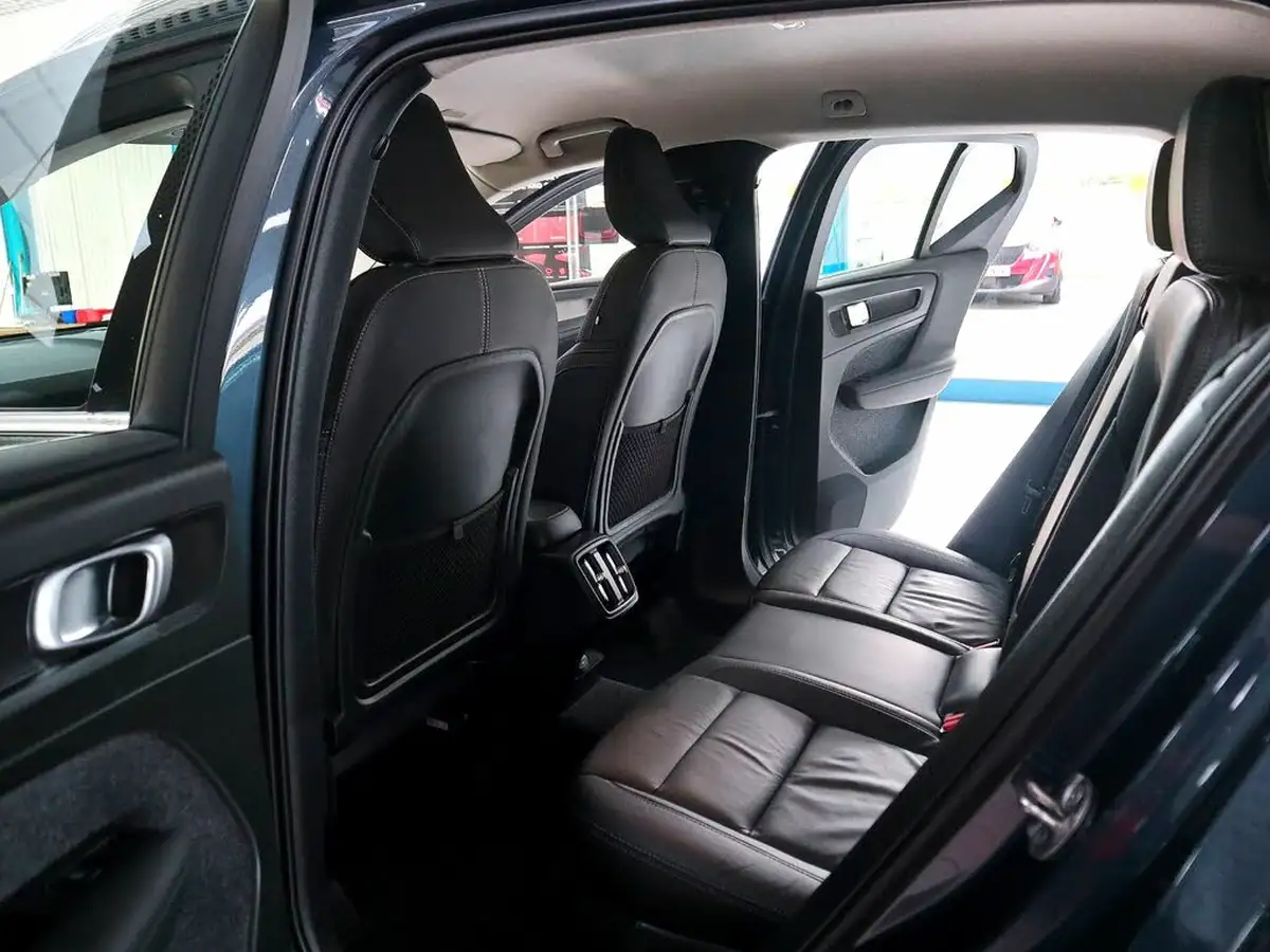2022-volvo-xc40-15-t3-inscription-big-18