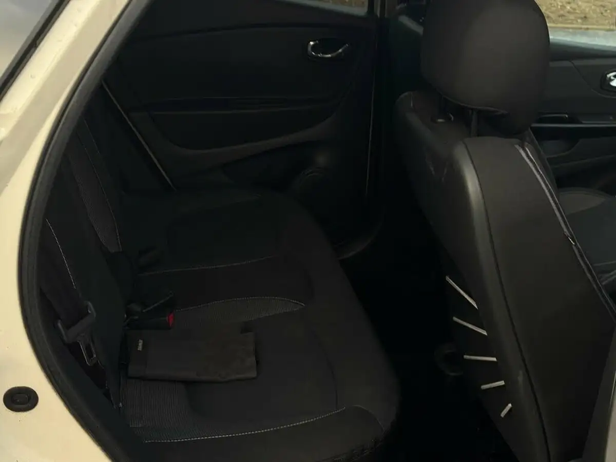 2014-renault-captur-15dci-dynamique-s-90bhp-energyss-big-19