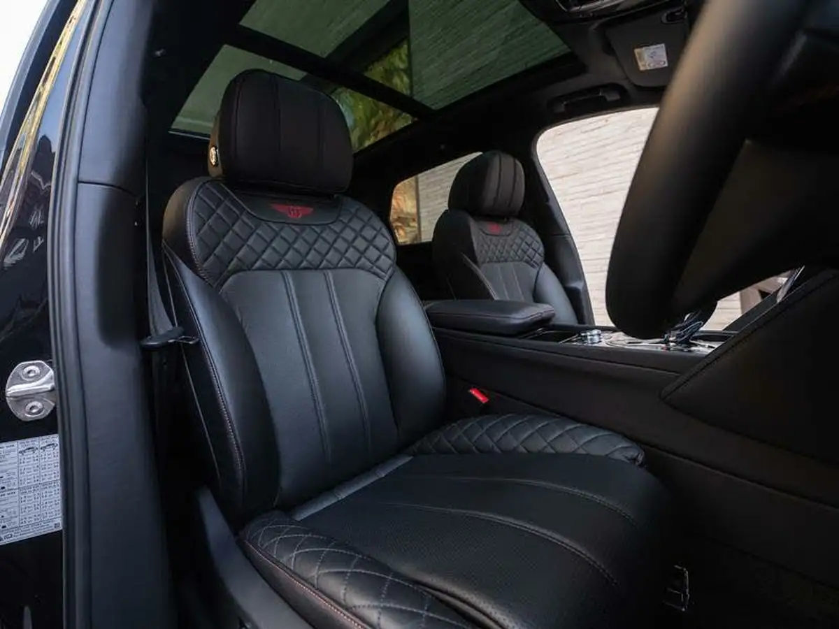 2019-bentley-bentayga-40-v8-big-28