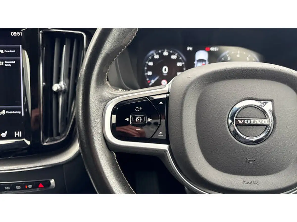 2020-volvo-xc60-20-b5-r-design-big-52