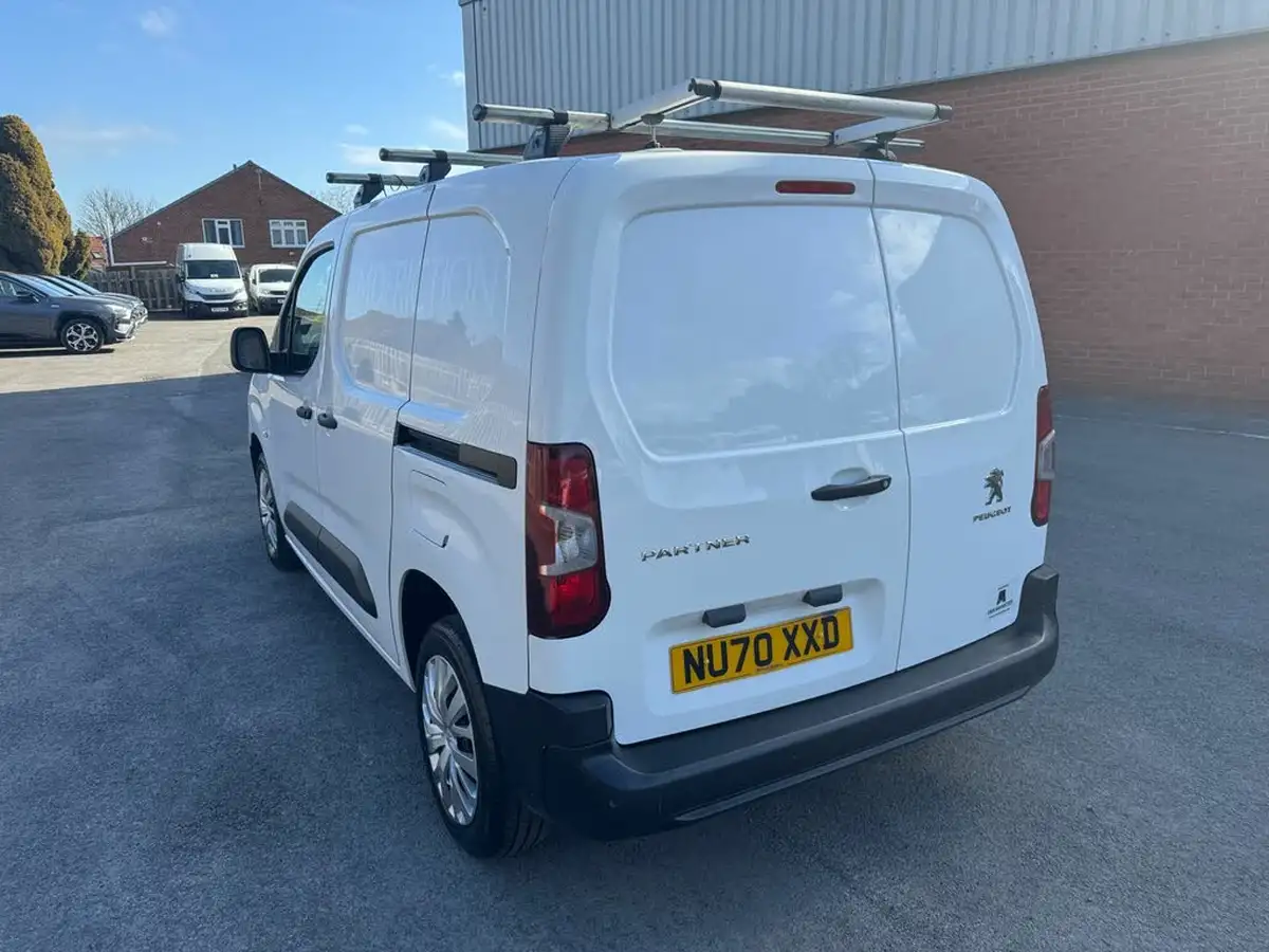 2020-peugeot-partner-15-bluehdi-1000-professional-100ps-eu6dt-panel-big-5