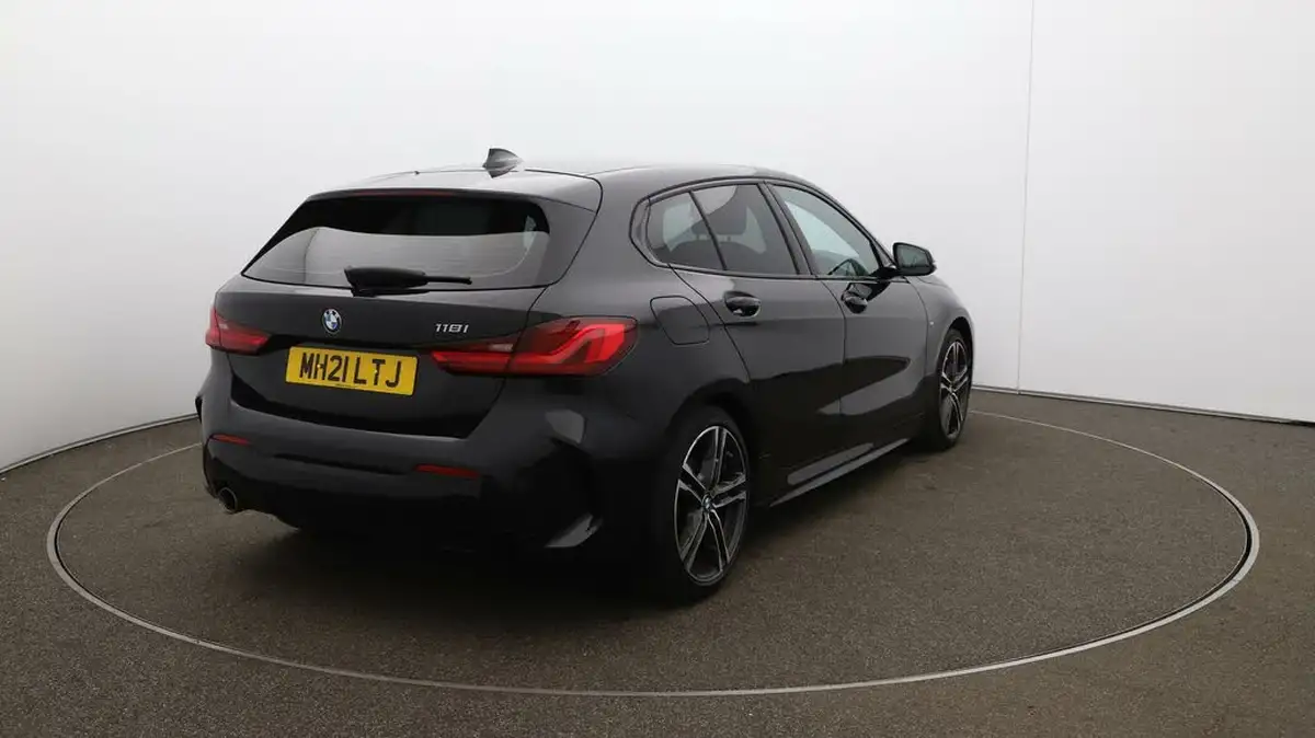 2021-bmw-1-series-15-118i-m-sport-lcp-dct-big-47