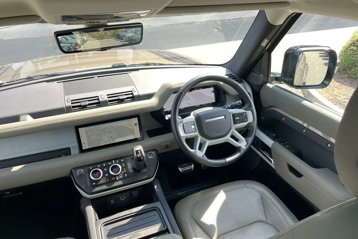 2022-land-rover-110-defender-30-d250-xs-edition-big-19