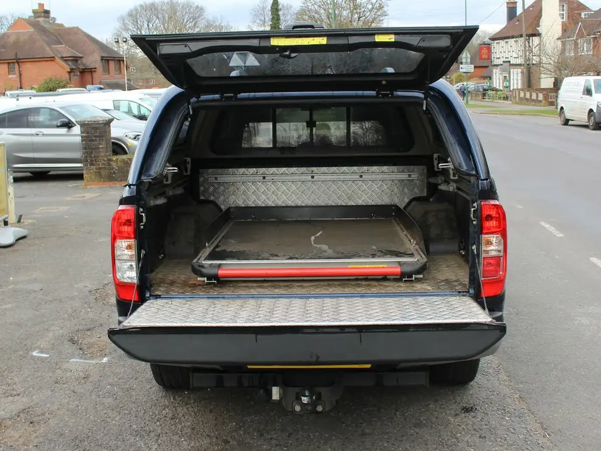 2021-nissan-navara-23dci-tt-tekna-8-navileather-auto-big-40