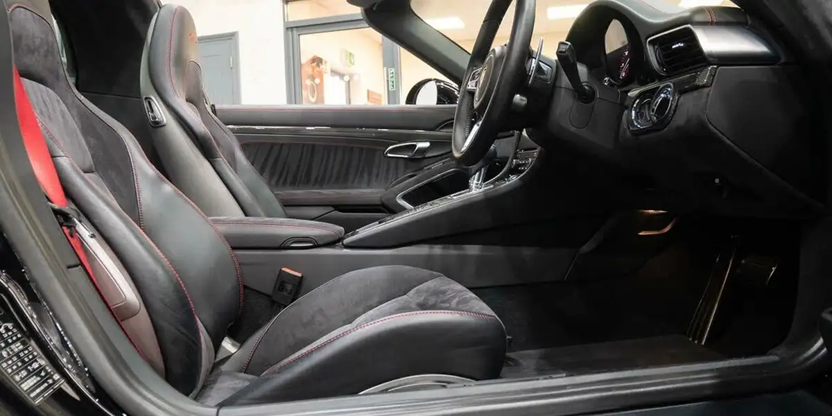 2018-porsche-911-30-targa-4-gts-450bhp-pdk-big-13