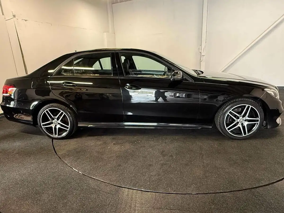 2016-mercedes-benz-e-class-21cdi-e220-amg-night-edition-saloon-4d-big-6