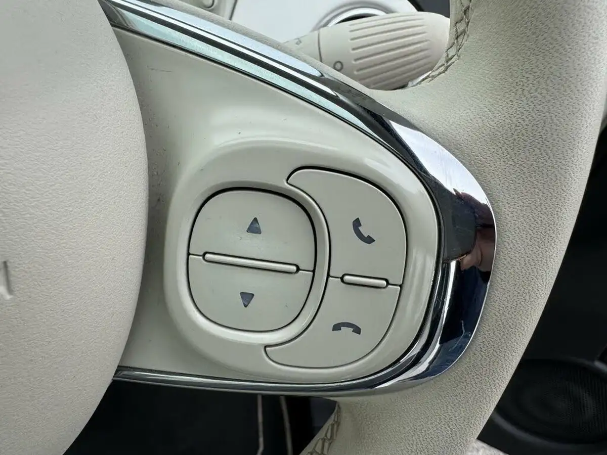 2020-fiat-500-10-lounge-big-33