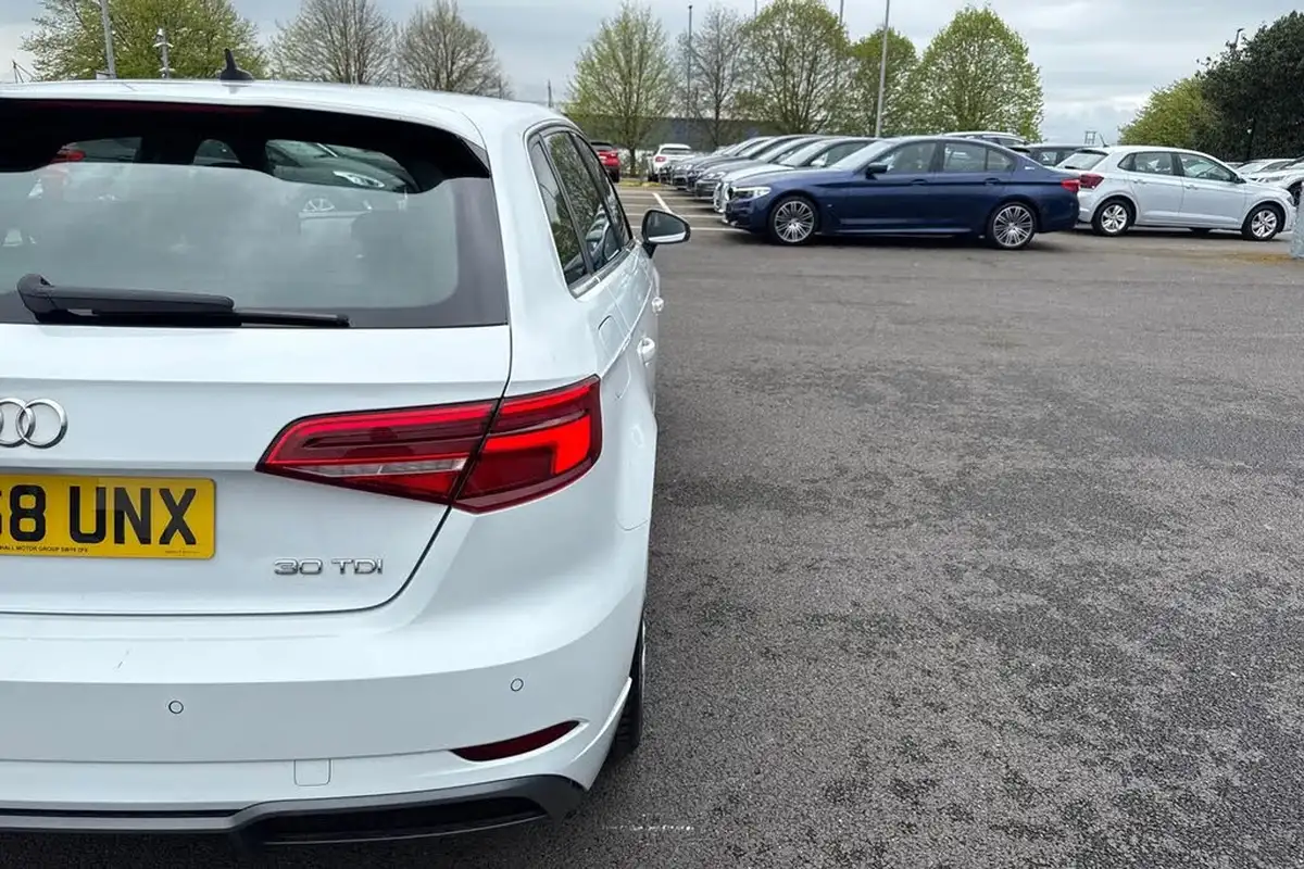 2019-audi-a3-16-30-tdi-s-line-ss-sportback-5d-tronic-big-31