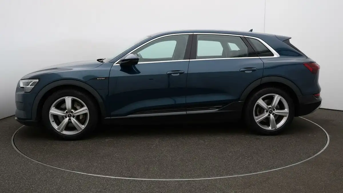 2021-audi-e-tron-50e-technik-station-wagon-big-4