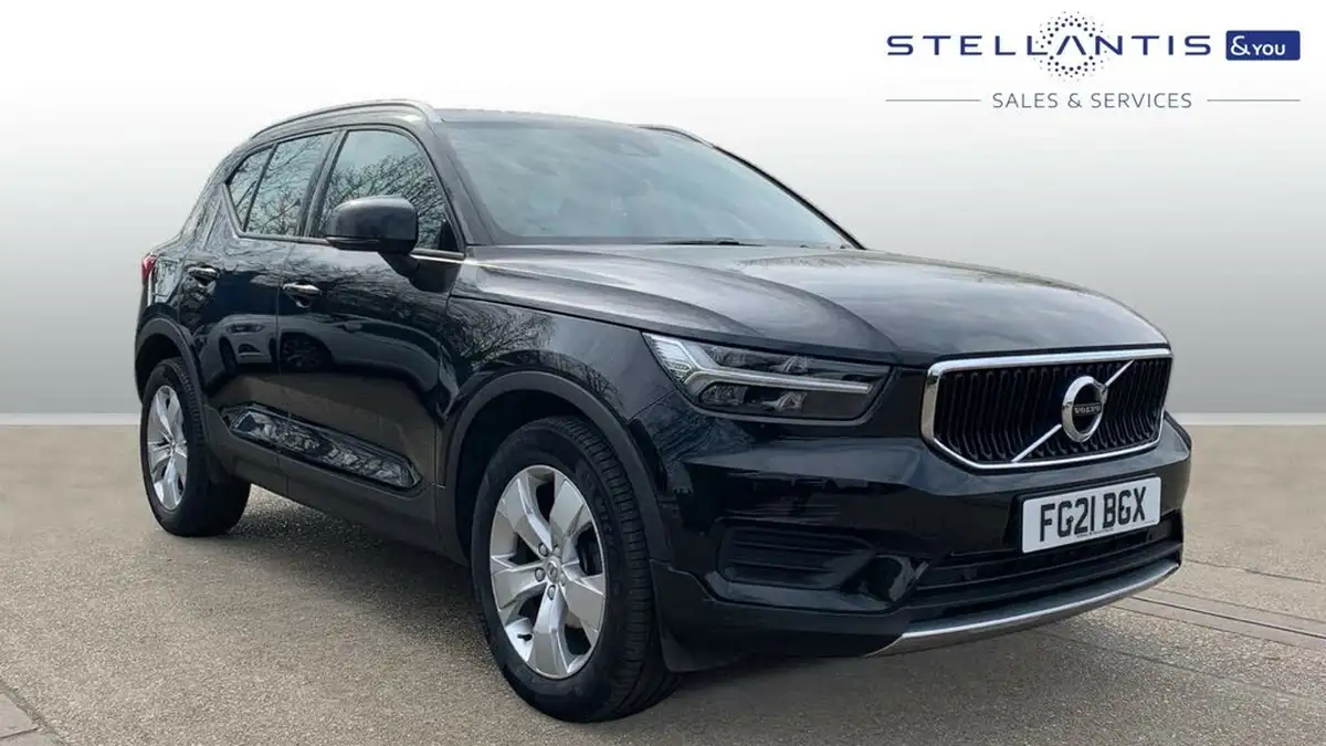 2021-volvo-xc40-15-t3-momentum-161bhp-big-0