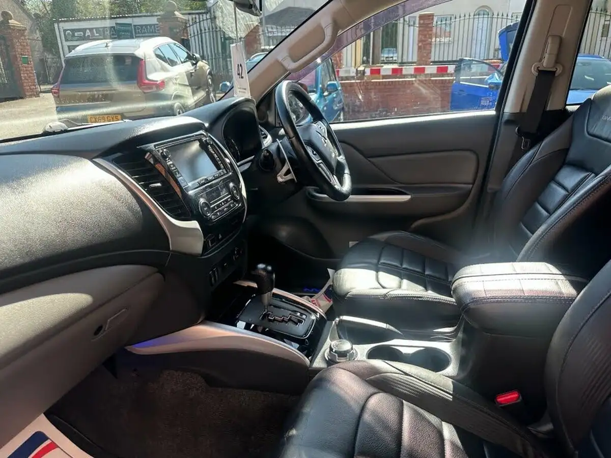 2017-mitsubishi-l200-24di-d-barbarian-178bhp-eu6-auto-big-9