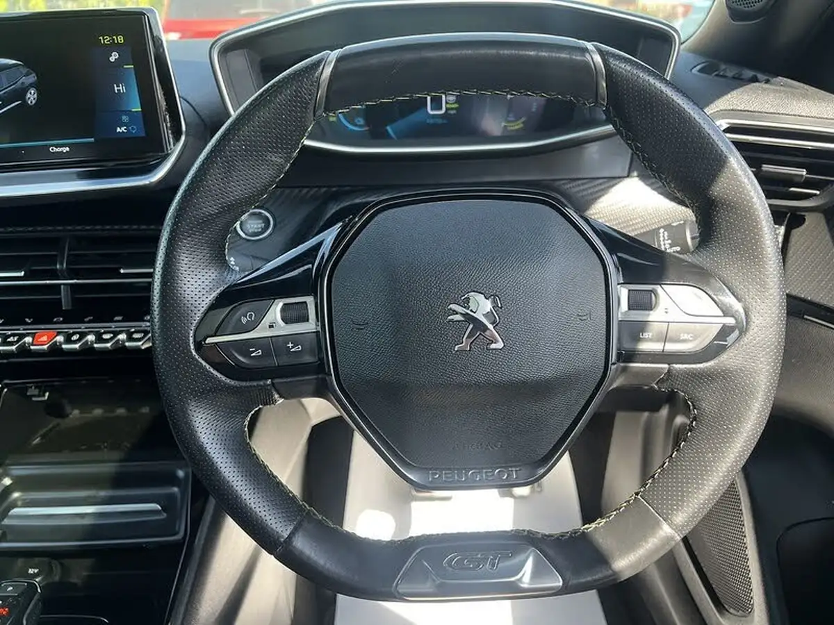 2021-peugeot-2008-suv-e-gt-premium-big-35