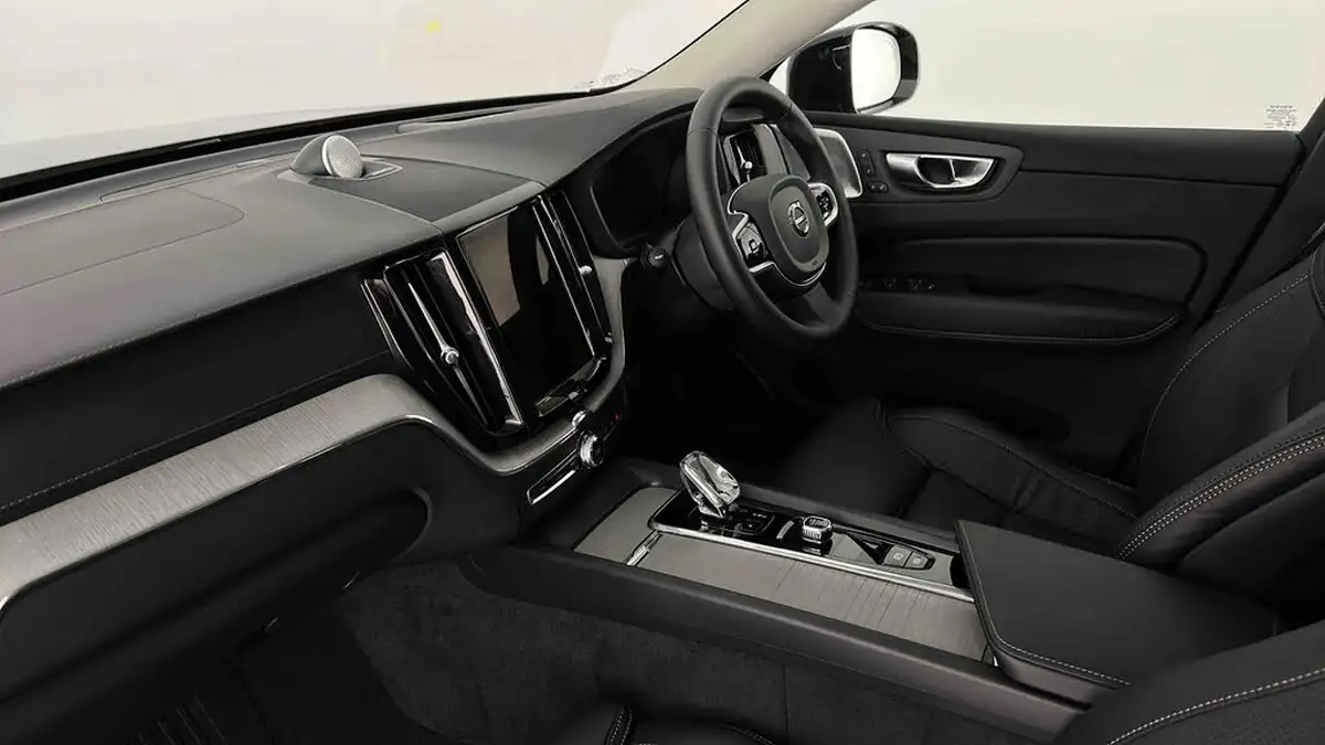 2024-volvo-xc60-20-t8-ultimate-dark-big-8