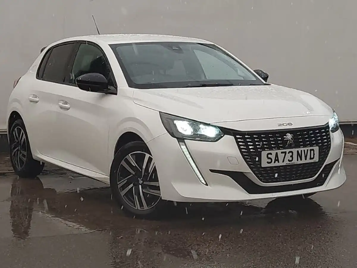 2023-peugeot-208-12-puretech-allure-premium-100ps-eat8-big-0