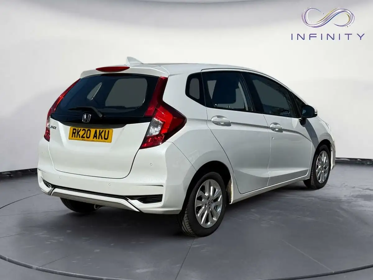 2020-honda-jazz-13-i-vtec-se-cvt-big-6