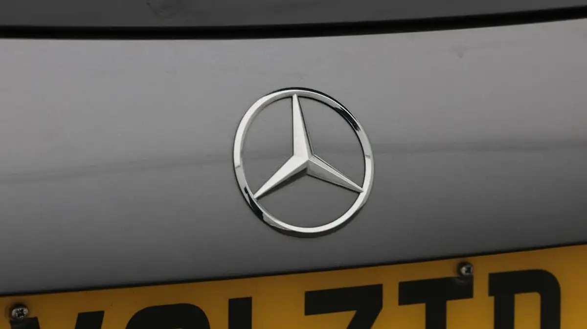 2021-mercedes-benz-a-class-13-a180-amg-line-hatchback-5d-7g-dct-big-20