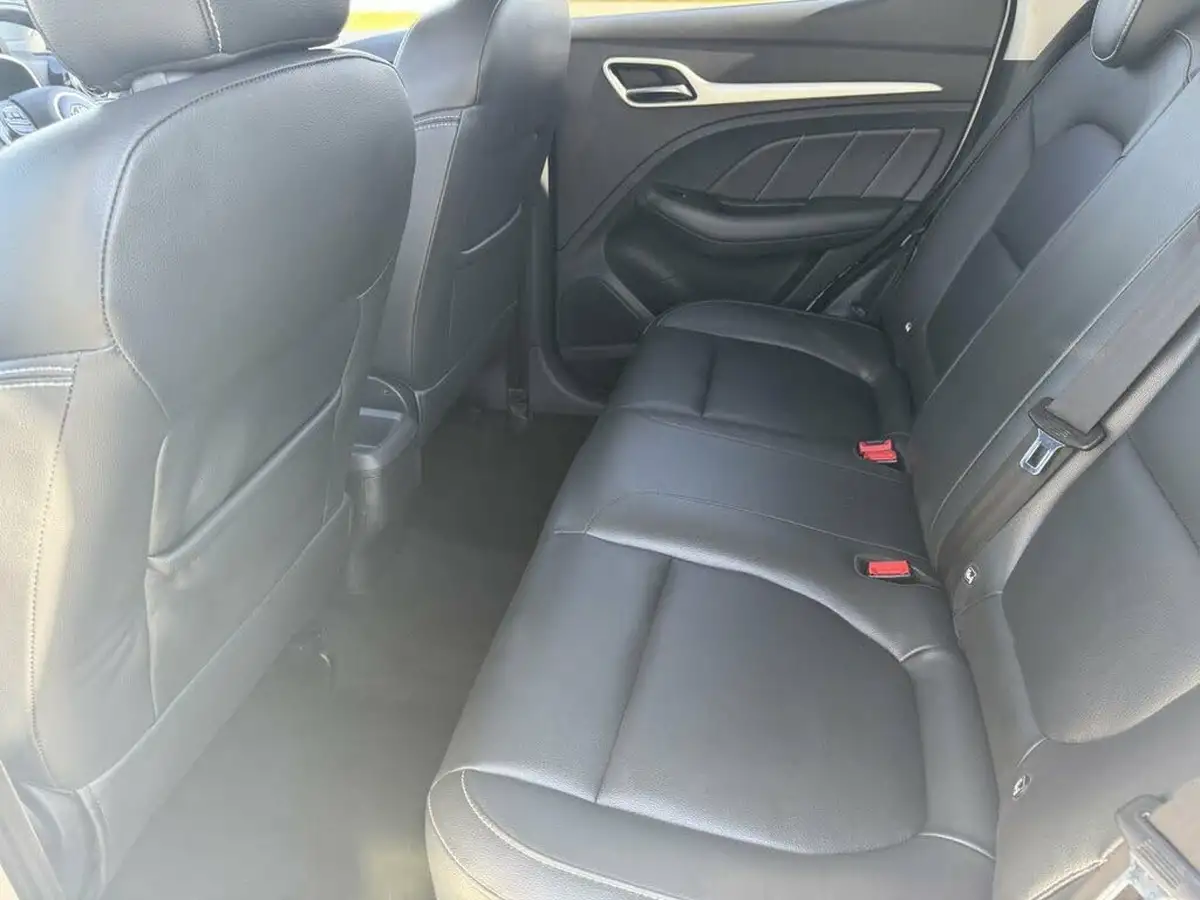 2020-mg-zs-suv-15-vti-tech-exclusive-106ps-big-22