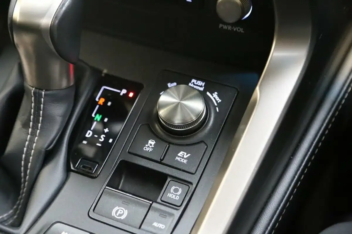 2019-lexus-nx-300h-25-nx-premium-pack-big-18