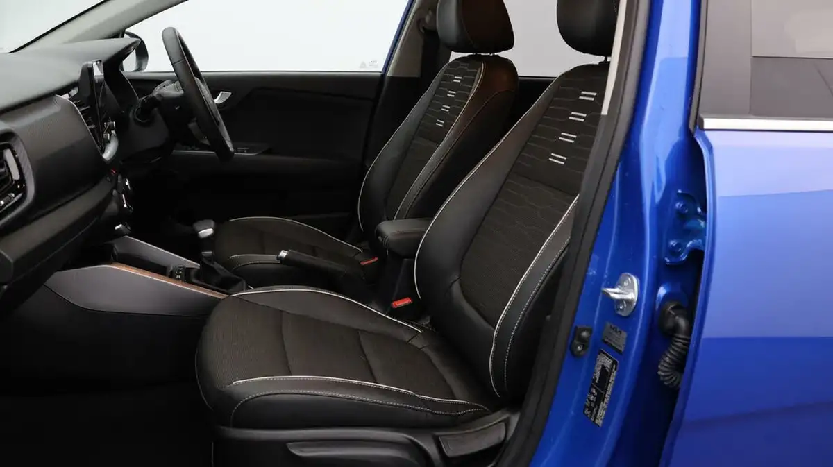 2023-kia-stonic-10-t-gdi-gt-line-s-98bhp-dct-big-13