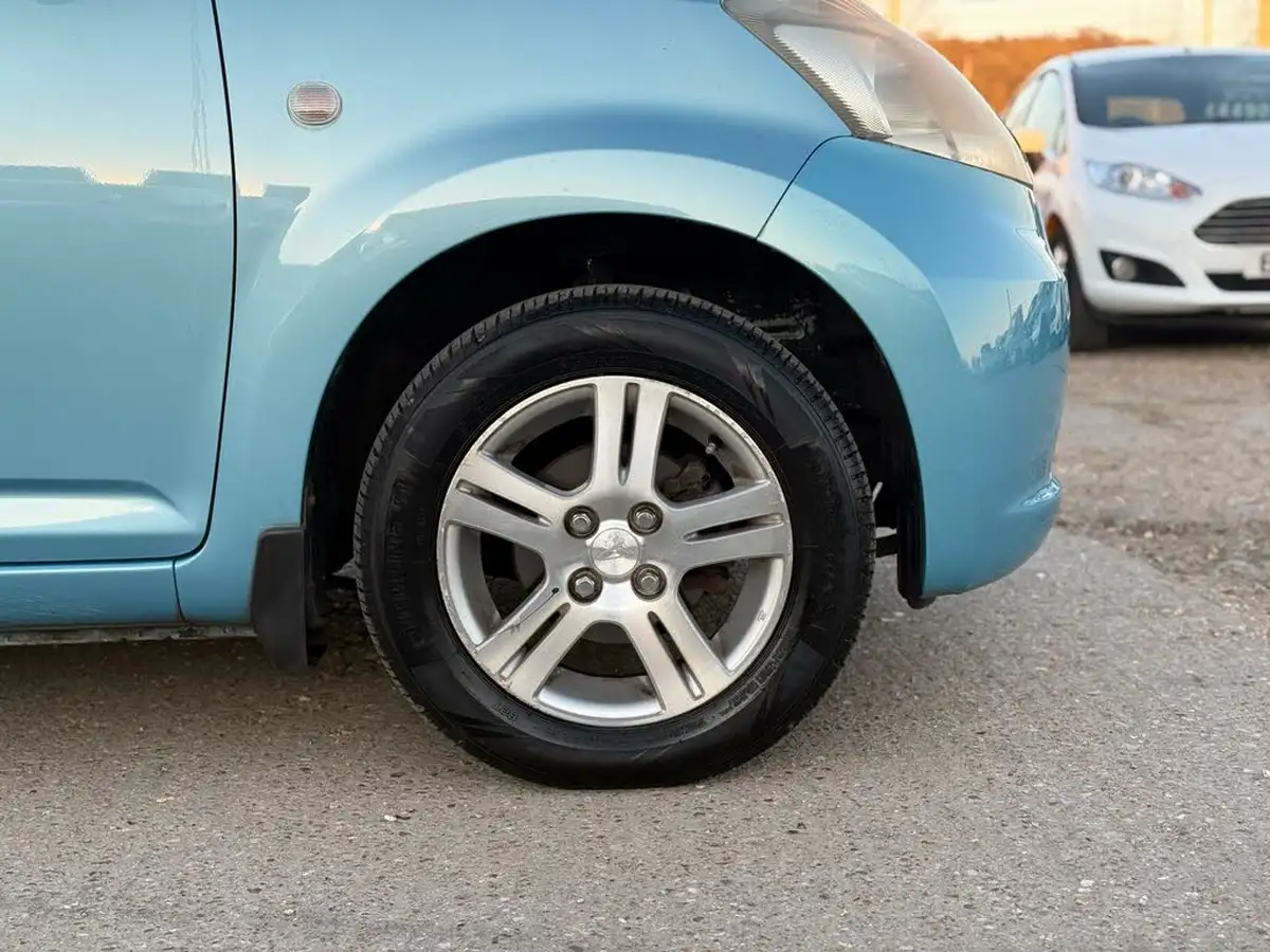 2007-daihatsu-sirion-13-se-auto-big-21