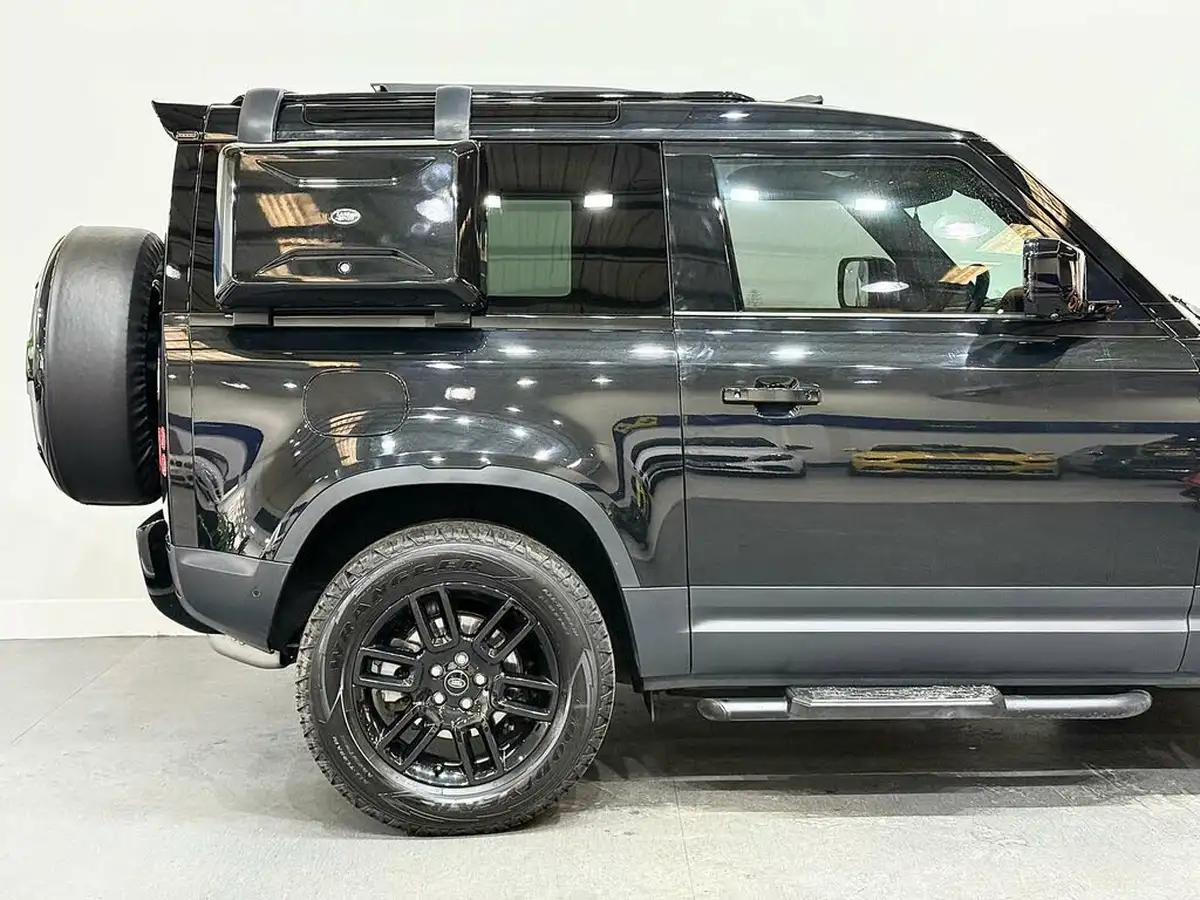 2022-land-rover-90-defender-30-d250-hse-big-18