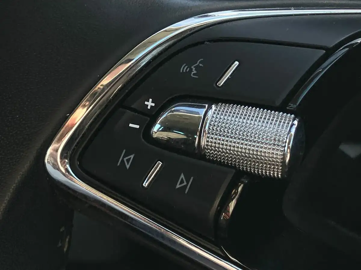 2022-skoda-karoq-15-tsi-se-technology-big-15