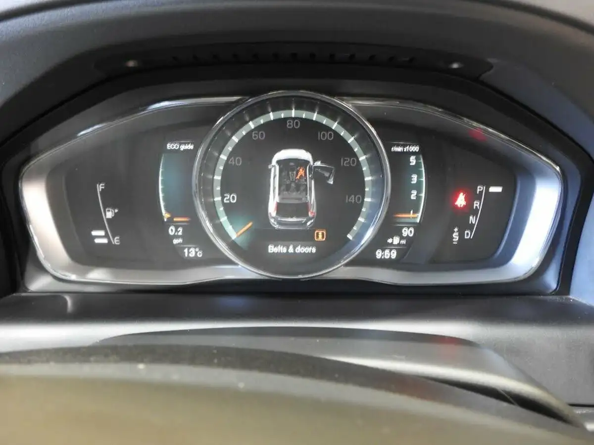 2016-volvo-xc60-24td-d5-r-design-geartronic-big-22