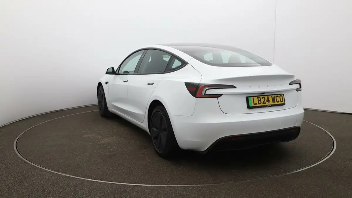 2024-tesla-model-3-e-rwd-big-52