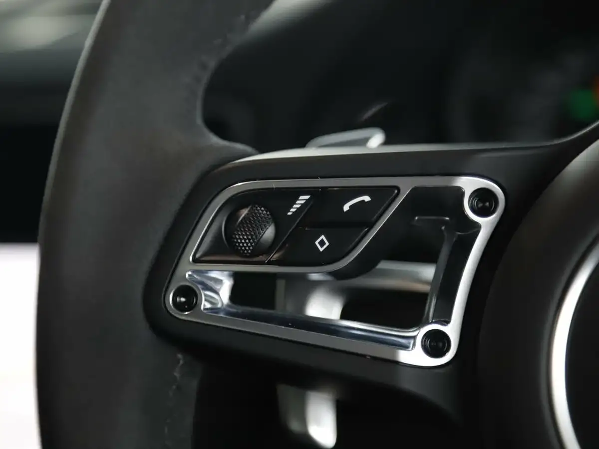 2019-porsche-911-30-carrera-4-gts-coupe-big-34