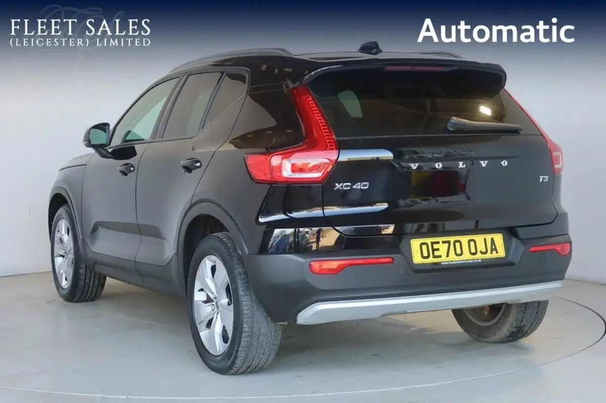 2021-volvo-xc40-15-t3-momentum-163bhp-geartronic-big-2