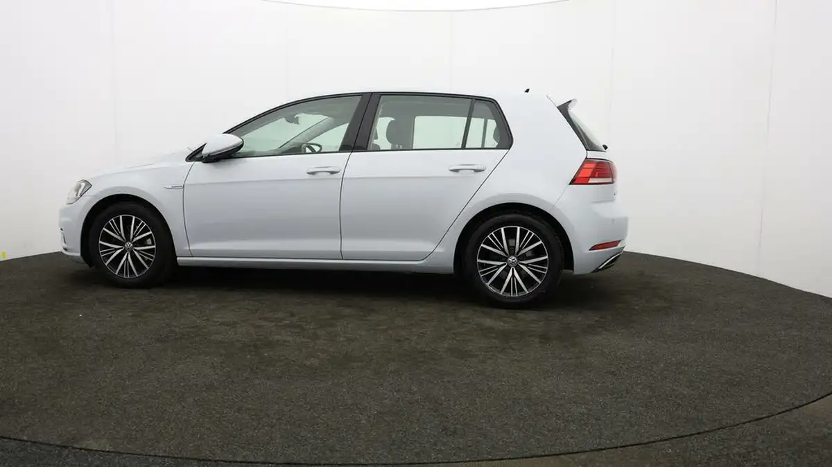 2019-volkswagen-golf-15-tsi-se-130ps-ss-hatchback-5d-big-62