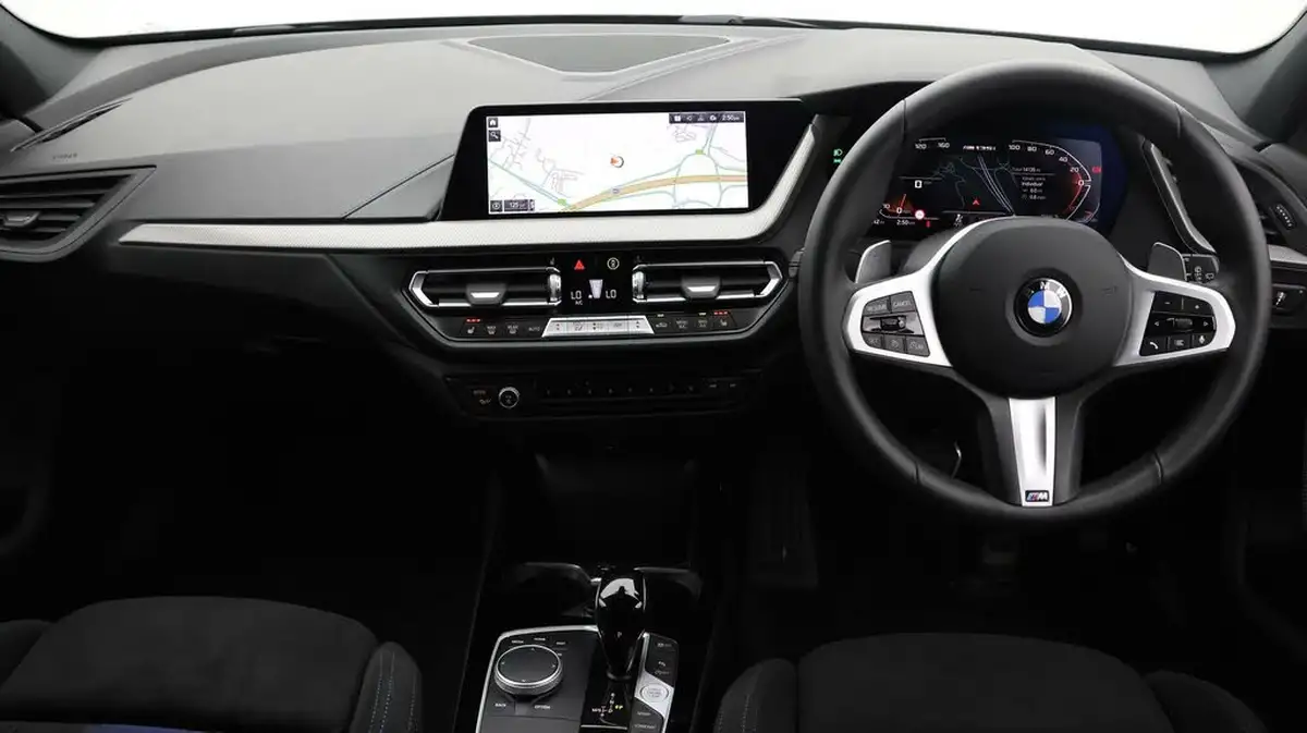 2024-bmw-1-series-20-m135i-xdrive-big-12