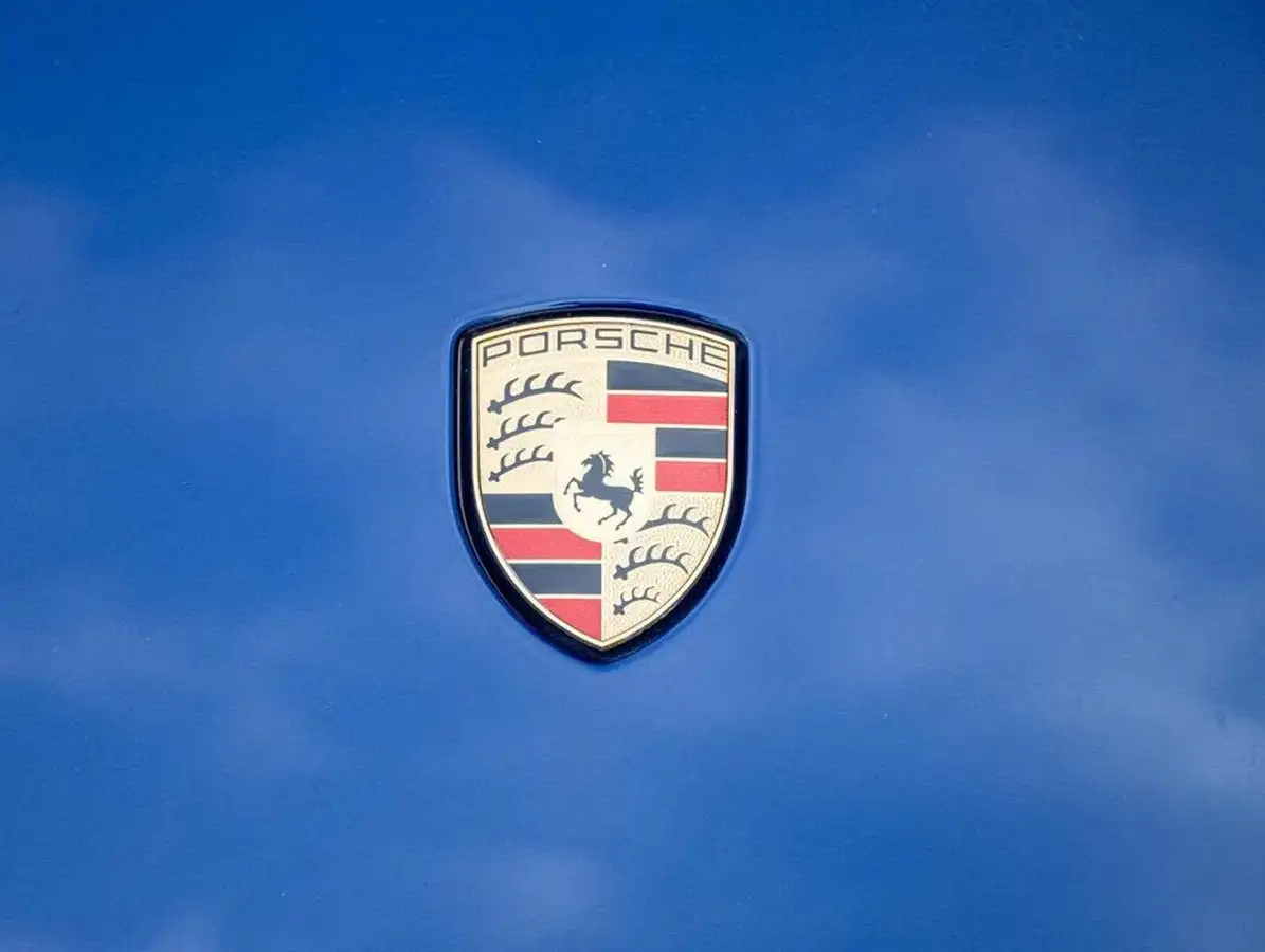 2023-porsche-taycan-e-4-cross-turismo-big-31