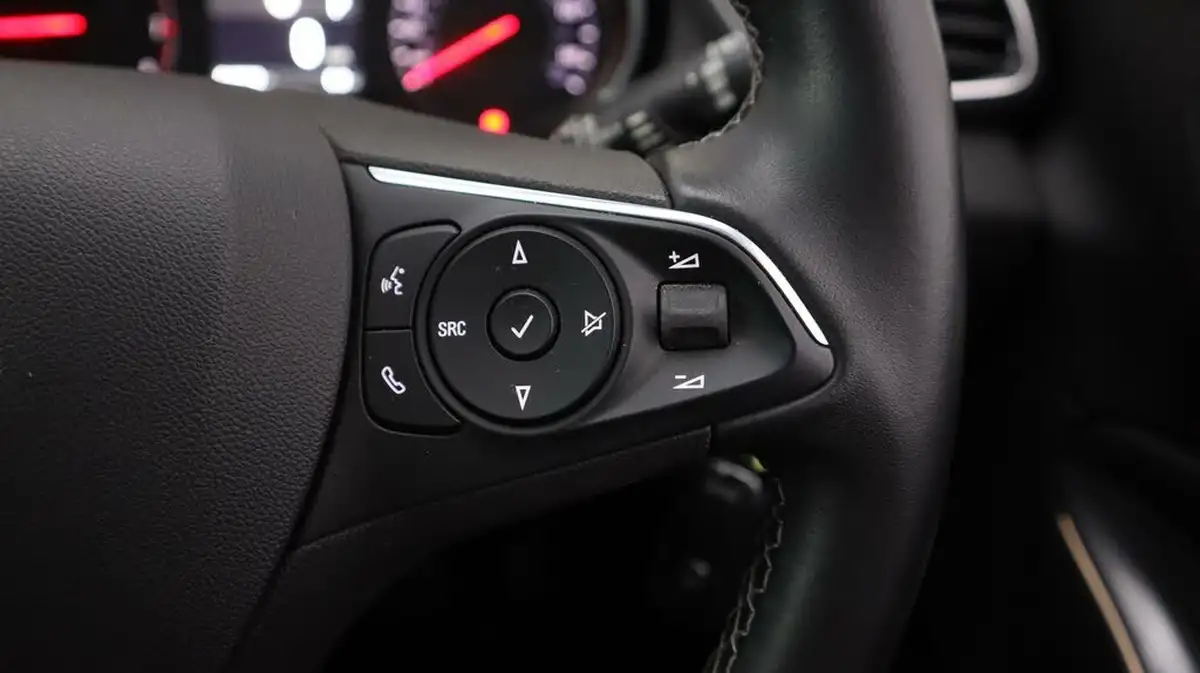 2020-vauxhall-grandland-x-12-sri-nav-auto-big-23